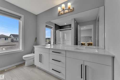 7043 182 Avenue, Edmonton, AB 