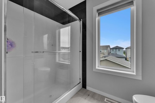 7043 182 Avenue, Edmonton, AB 