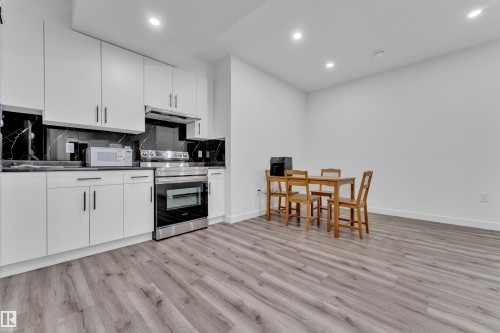 7043 182 Avenue, Edmonton, AB 