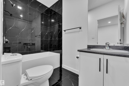 7043 182 Avenue, Edmonton, AB 