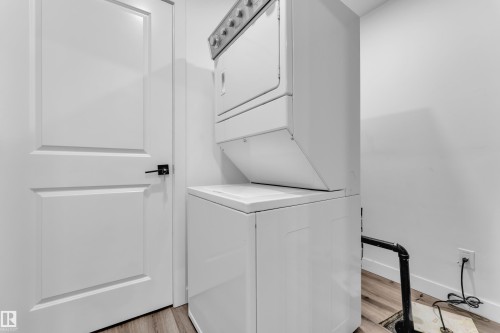 7043 182 Avenue, Edmonton, AB 