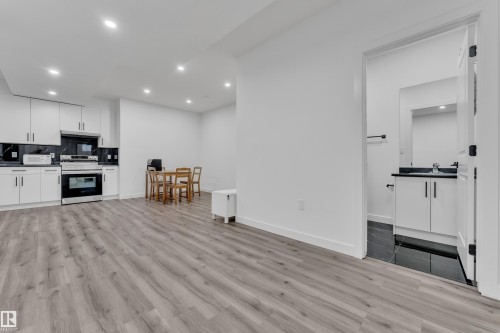 7043 182 Avenue, Edmonton, AB 