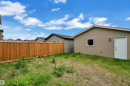 7043 182 Avenue, Edmonton, AB 