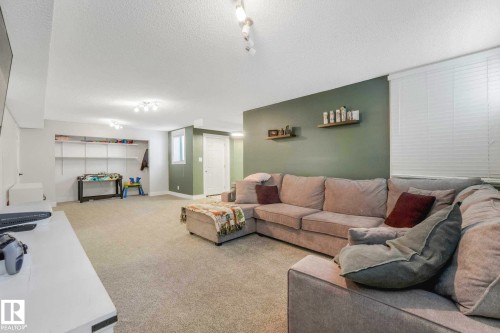 553006 Range Road 153, Rural Two Hills County, AB - Indoor Photo Showing Living Room