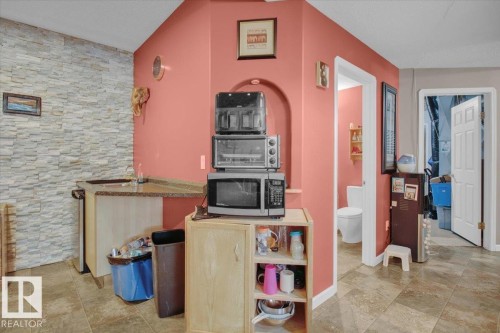 Image quality insufficient for description - 5506 53St, Mundare, AB 