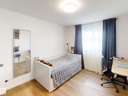 12936 161A Avenue, Edmonton, AB - Indoor Photo Showing Bedroom