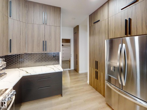 12936 161A Avenue, Edmonton, AB - Indoor Photo Showing Kitchen
