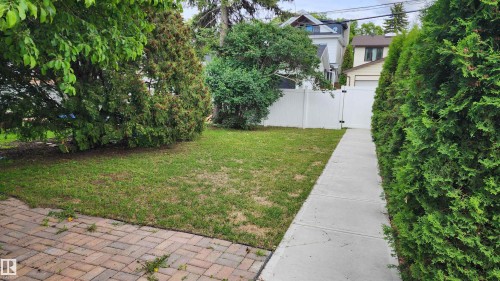 9023 95 Street, Edmonton, AB 