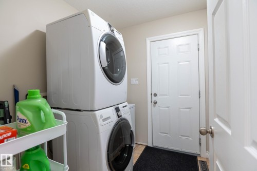 2620 Lake Avenue, Cold Lake, AB - Indoor Photo Showing Laundry Room