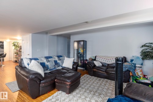 2620 Lake Avenue, Cold Lake, AB - Indoor Photo Showing Living Room