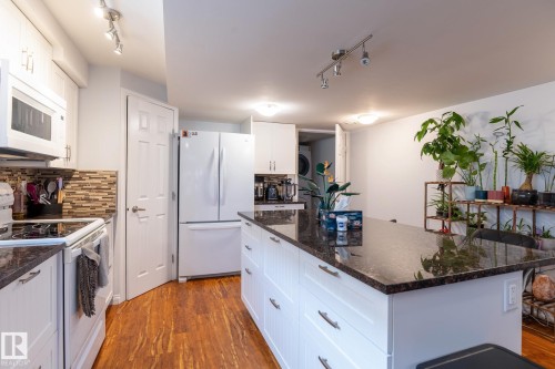2620 Lake Avenue, Cold Lake, AB - Indoor Photo Showing Kitchen