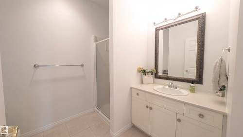 8 Butterworth Point(E), Edmonton, AB 