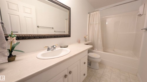 8 Butterworth Point(E), Edmonton, AB 