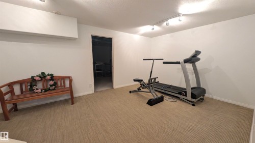 8 Butterworth Point(E), Edmonton, AB 