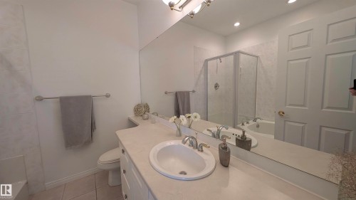 8 Butterworth Point(E), Edmonton, AB 