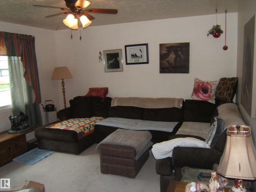 Image quality insufficient for description - 4606 51 Avenue, Two Hills, AB 