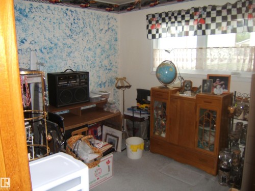 Image quality insufficient for description - 4606 51 Avenue, Two Hills, AB 