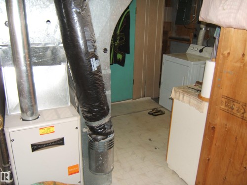 Image quality insufficient for description - 4606 51 Avenue, Two Hills, AB 