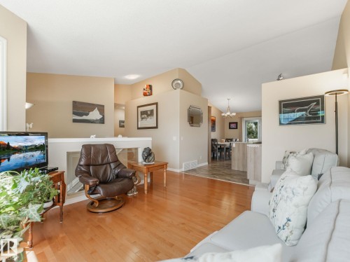 8616 176 Avenue, Edmonton, AB 