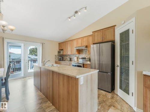 8616 176 Avenue, Edmonton, AB 