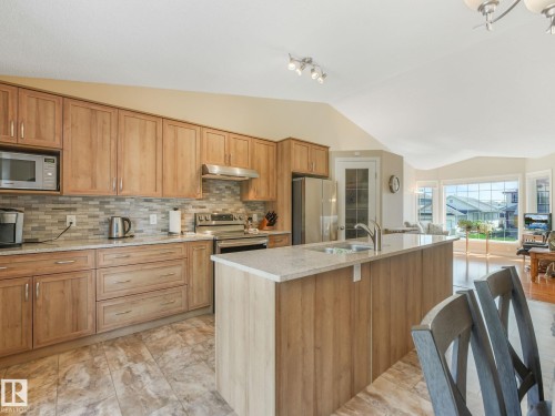 8616 176 Avenue, Edmonton, AB 