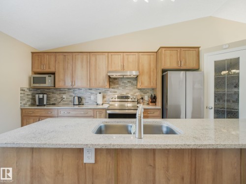 8616 176 Avenue, Edmonton, AB 