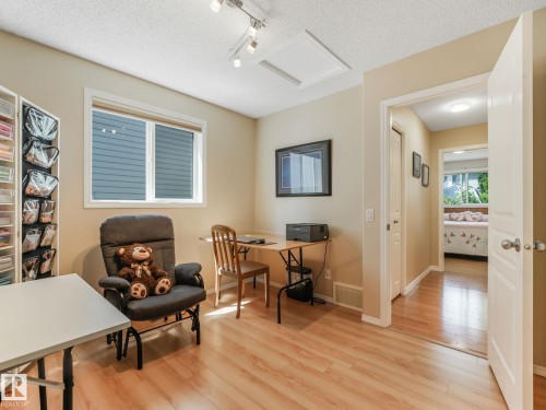 8616 176 Avenue, Edmonton, AB 