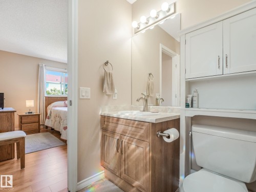8616 176 Avenue, Edmonton, AB 