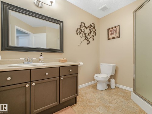 8616 176 Avenue, Edmonton, AB 