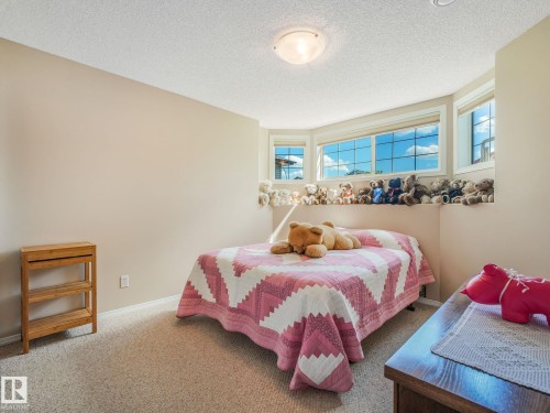 8616 176 Avenue, Edmonton, AB 