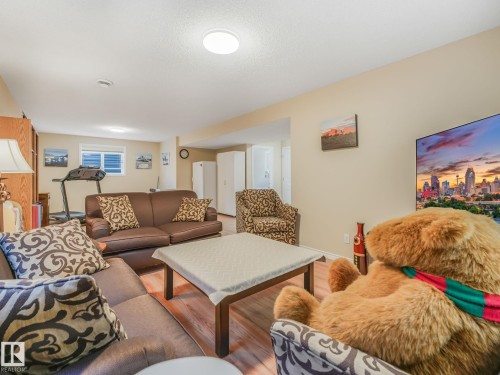 8616 176 Avenue, Edmonton, AB 