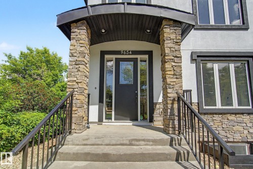 9654 83 Avenue, Edmonton, AB 