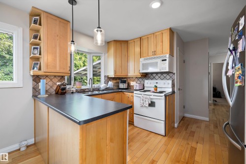 10735 50 Street, Edmonton, AB 