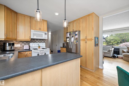 10735 50 Street, Edmonton, AB 