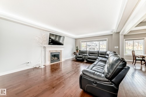 18003 77 Street, Edmonton, AB 