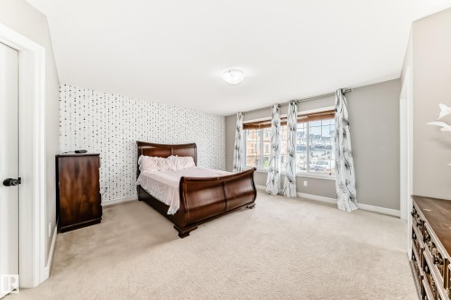 18003 77 Street, Edmonton, AB 