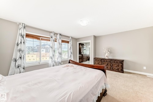 18003 77 Street, Edmonton, AB 