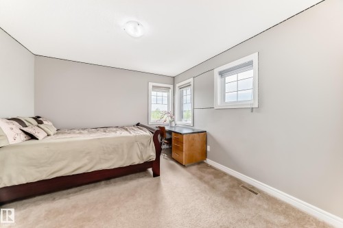 18003 77 Street, Edmonton, AB 
