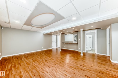 18003 77 Street, Edmonton, AB 