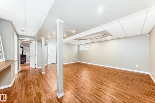18003 77 Street, Edmonton, AB 