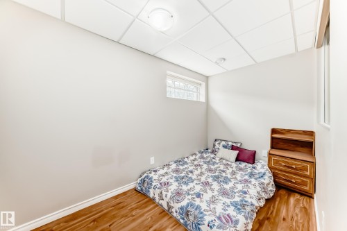 18003 77 Street, Edmonton, AB 