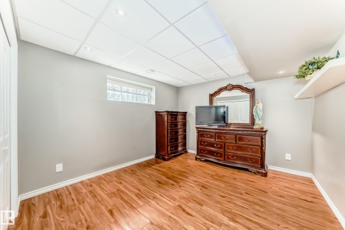 18003 77 Street, Edmonton, AB 