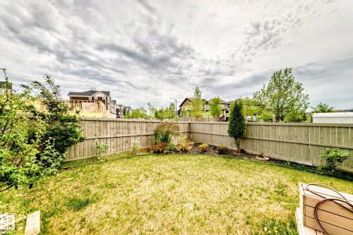 18003 77 Street, Edmonton, AB 