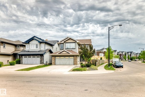18003 77 Street, Edmonton, AB 