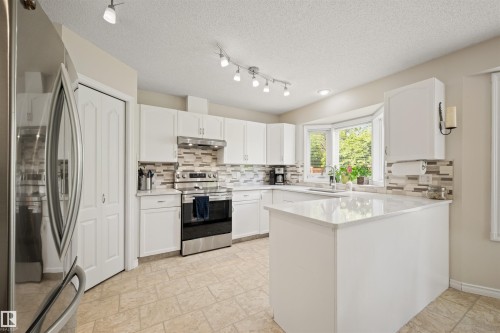 15631 63 Street, Edmonton, AB 