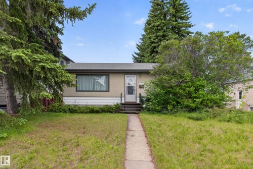 Image quality insufficient for description - 10924 154 Street, Edmonton, AB 