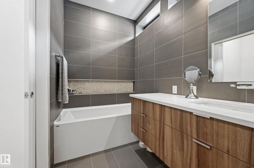 8712 120 Street, Edmonton, AB 