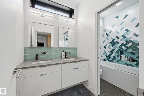 8712 120 Street, Edmonton, AB 