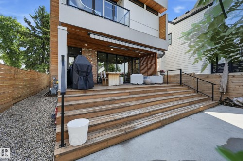 8712 120 Street, Edmonton, AB 