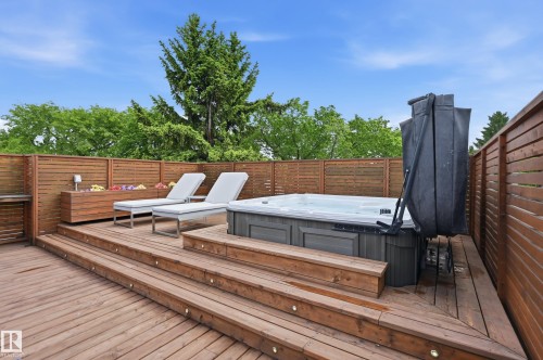 8712 120 Street, Edmonton, AB 